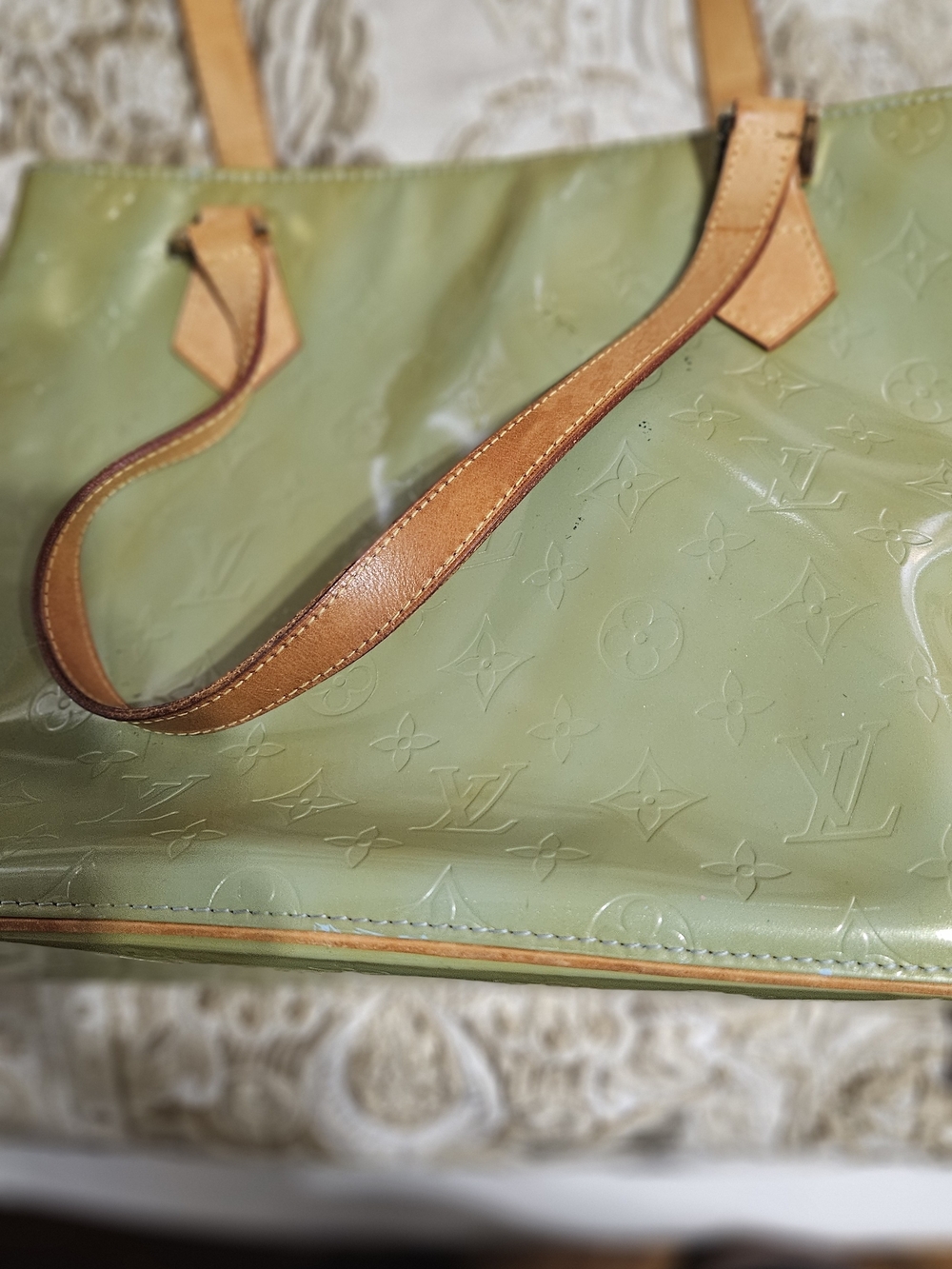 Louis Vuitton Olive Patent Monogram Leather Tote with Tan Straps - Picture 2 of 12